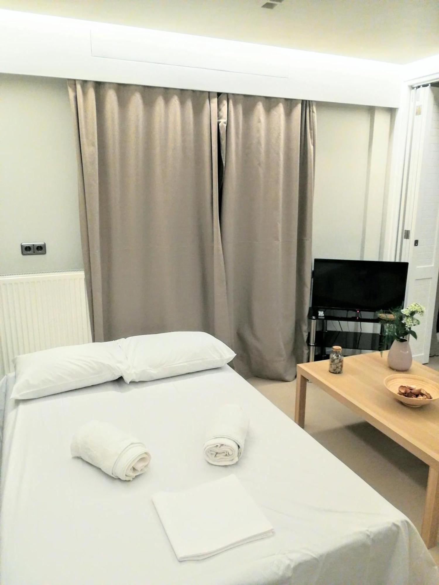 Luxurious Minimal Apartment In Acropolis Athen Eksteriør bilde