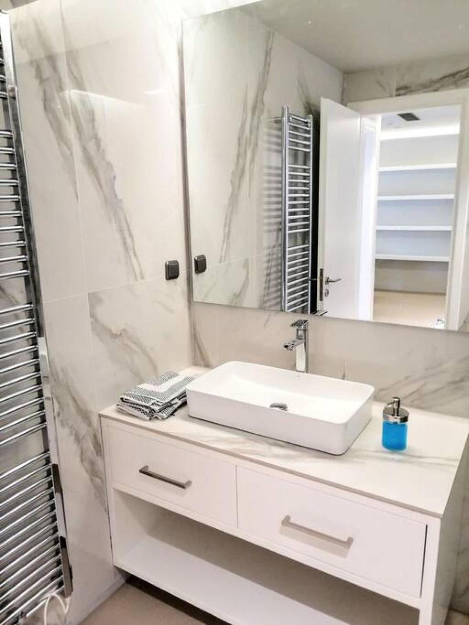 Luxurious Minimal Apartment In Acropolis Athen Eksteriør bilde